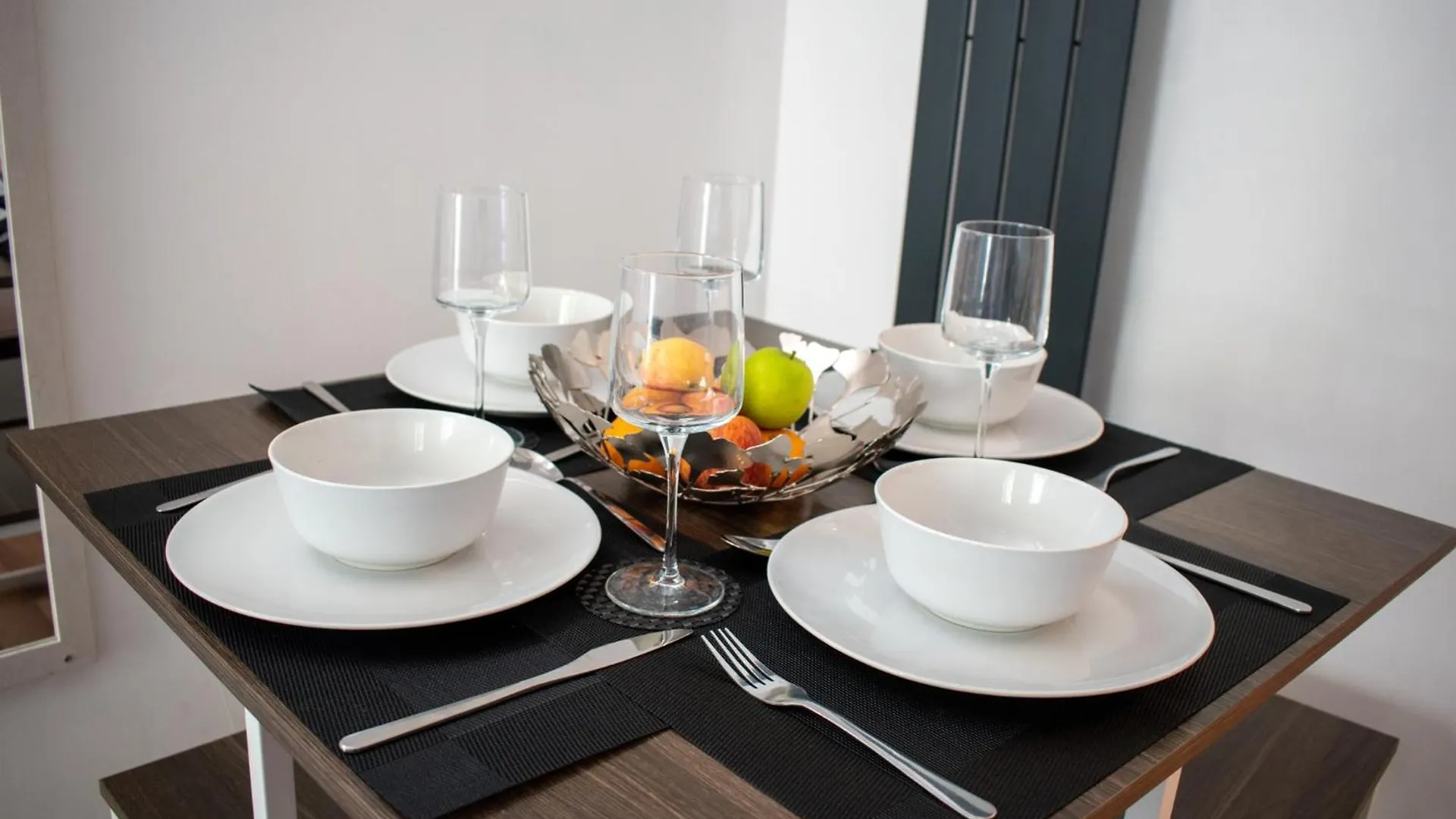 Apartamento 121 Studio - Central Studio Apartment, Terrace & Full Kitchen - Airport & Train Shuttle Bishop's Stortford Reino Unido